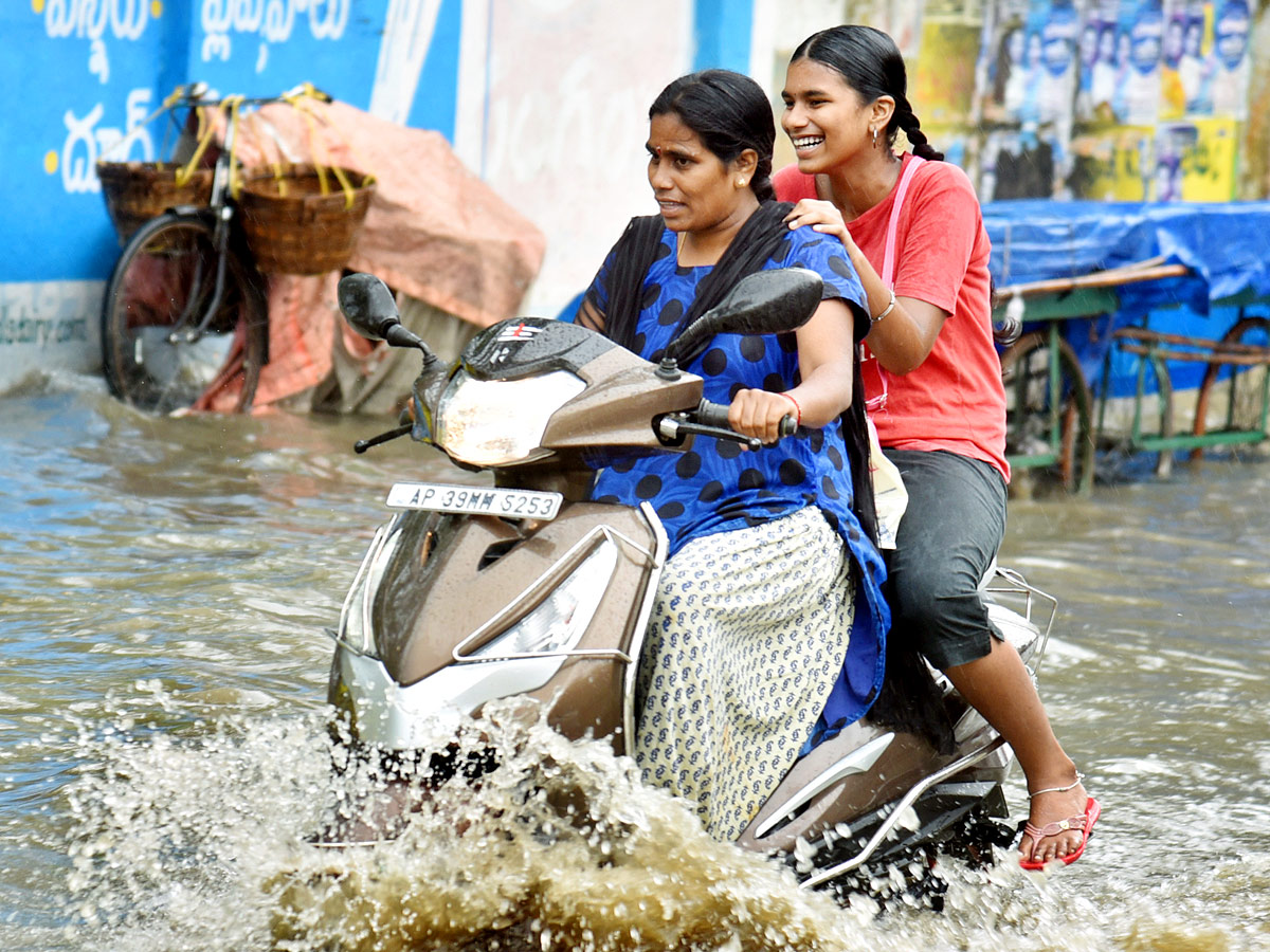 Heavy Rainfall in West Godavari District Eluru - Sakshi28