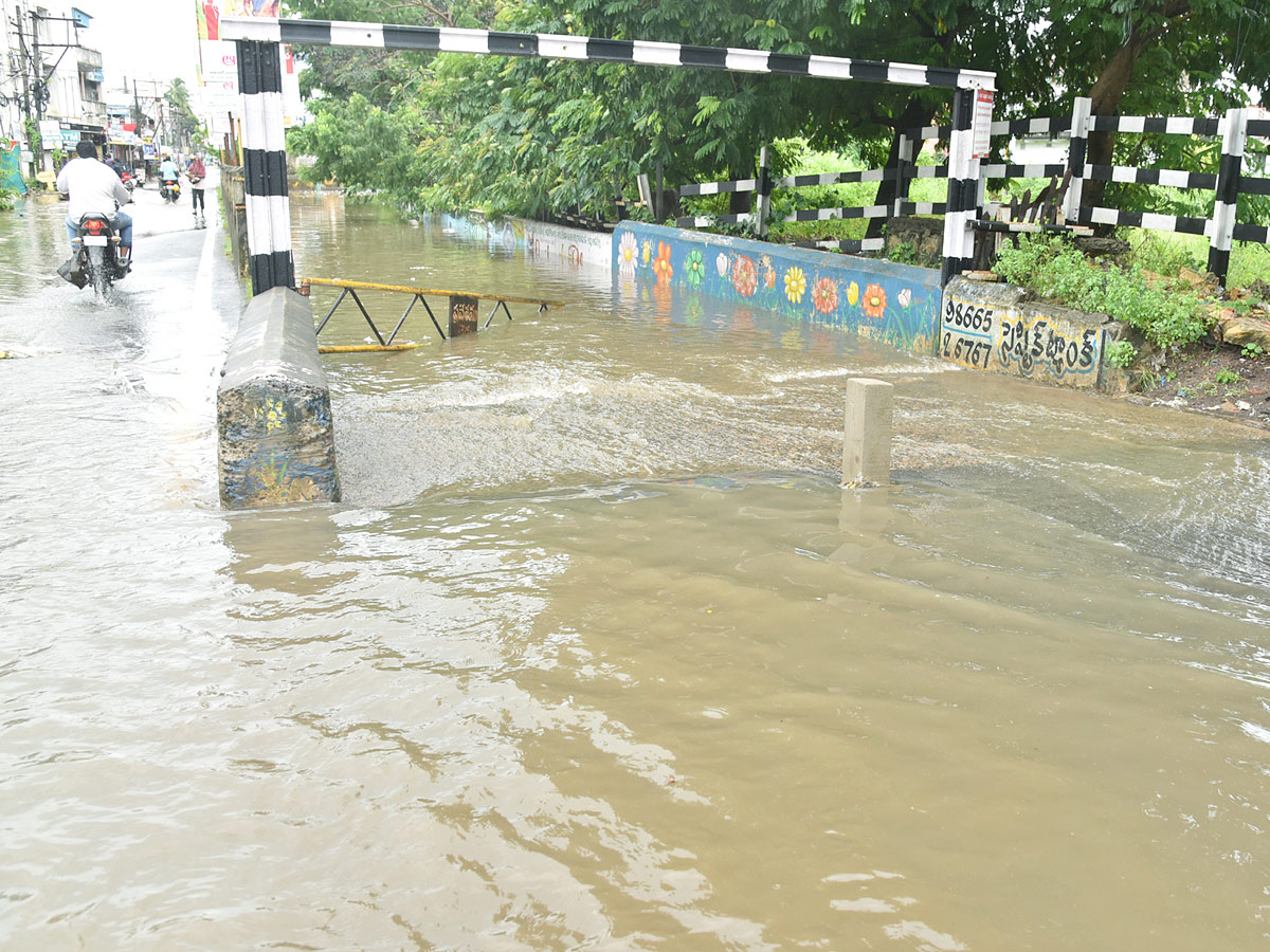 Heavy Rainfall in West Godavari District Eluru - Sakshi30