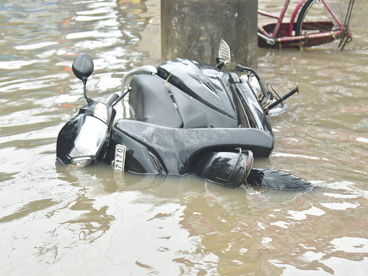 Heavy Rainfall in West Godavari District Eluru - Sakshi32