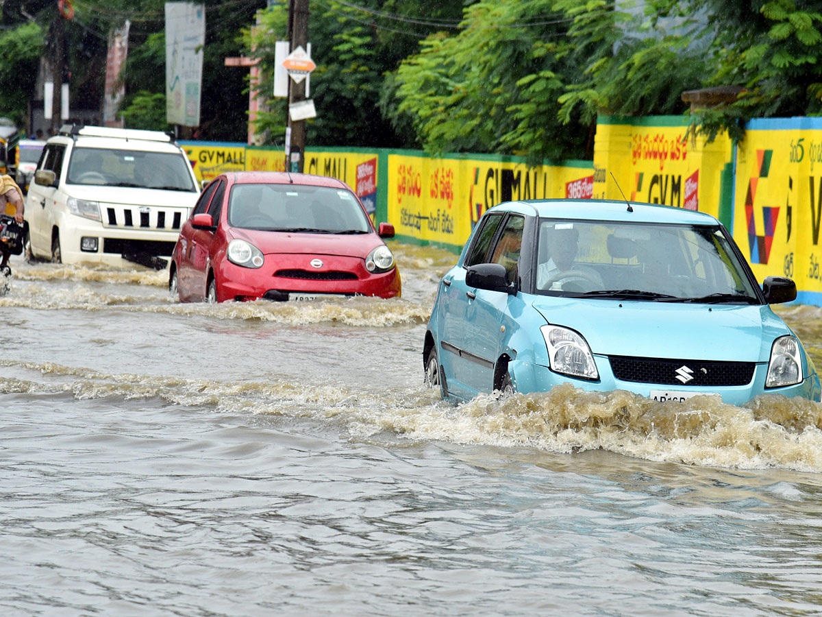 Heavy Rainfall in West Godavari District Eluru - Sakshi9