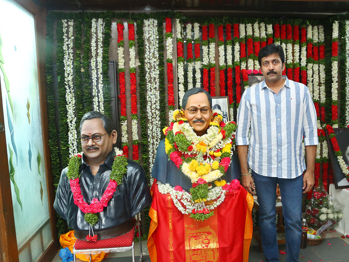 Tollywood senior actor krishnam raju 11th day ceremony Photo Gallery - Sakshi12