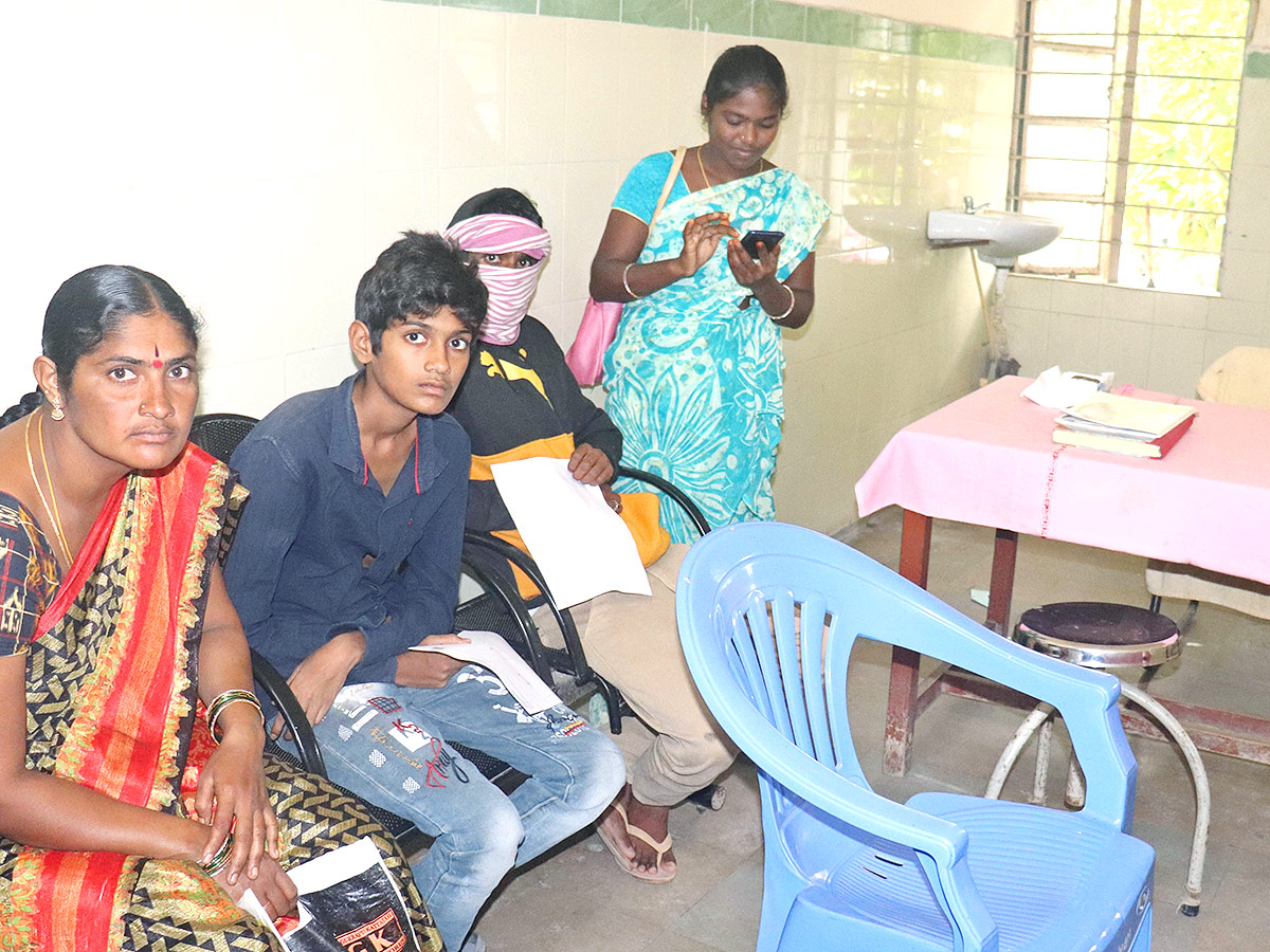 Warangal MGM Patients Wait For Doctors  - Sakshi14