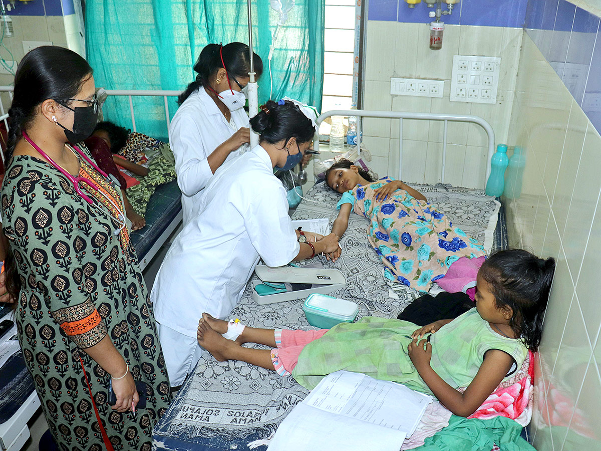 Warangal MGM Patients Wait For Doctors  - Sakshi7