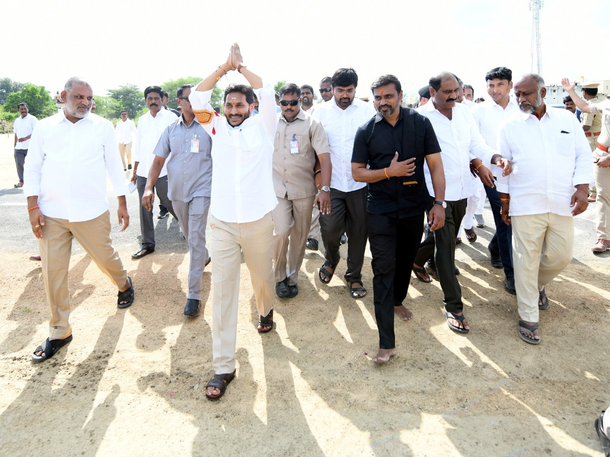 CM YS Jagan Kuppam Tour photo Gallery - Sakshi17