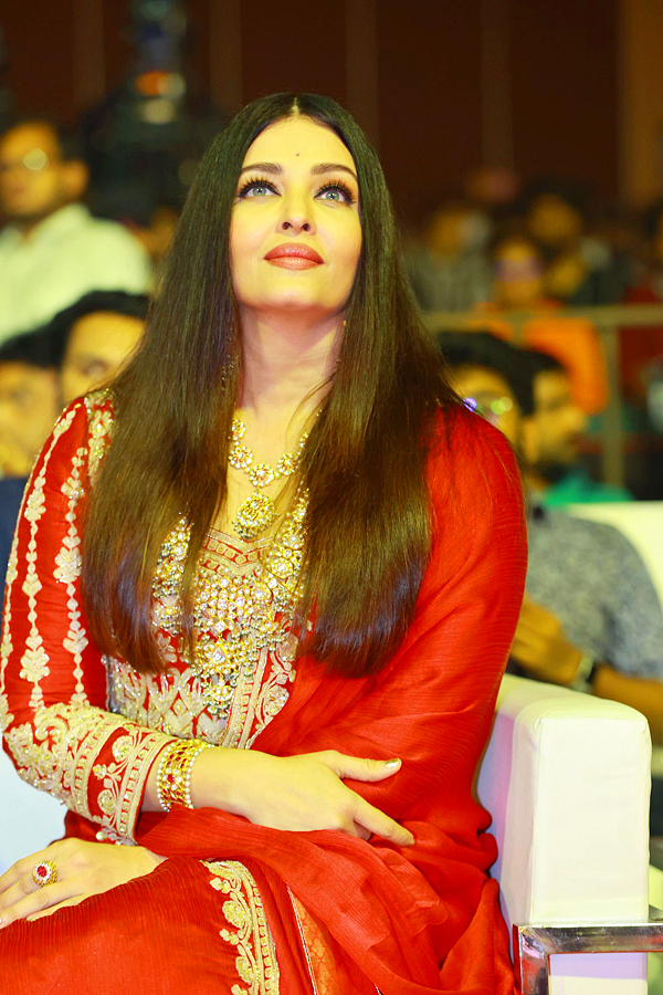 Aishwarya Rai bachchan Ponniyin Selvan Pre Release Event - Sakshi11