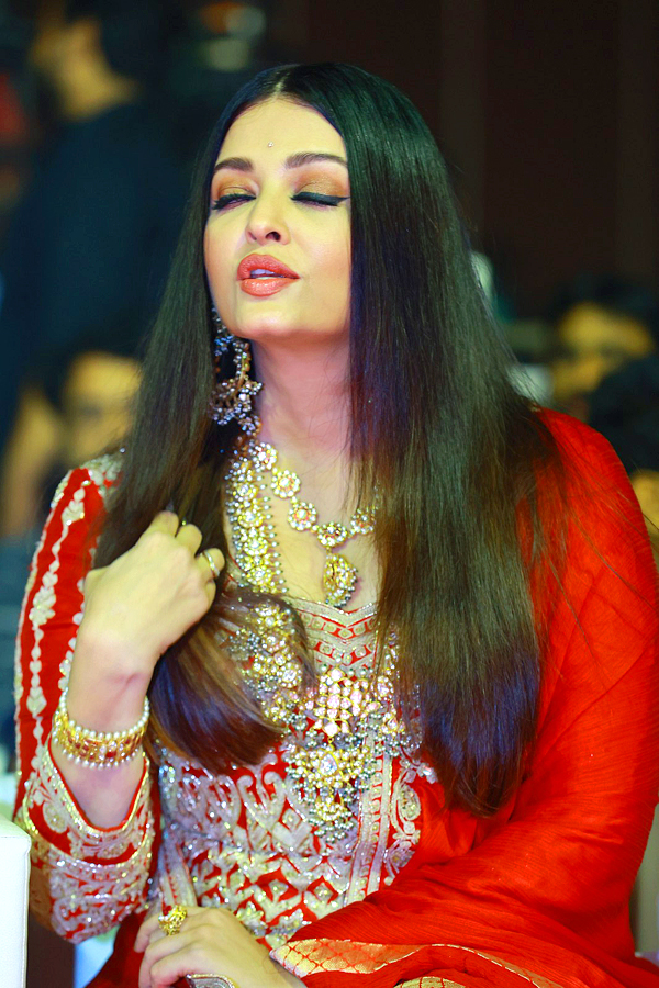 Aishwarya Rai bachchan Ponniyin Selvan Pre Release Event - Sakshi13