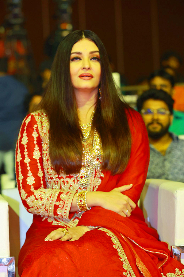 Aishwarya Rai bachchan Ponniyin Selvan Pre Release Event - Sakshi21