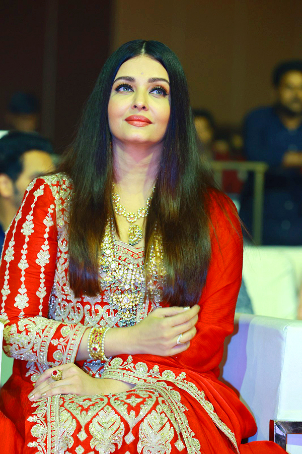 Aishwarya Rai bachchan Ponniyin Selvan Pre Release Event - Sakshi5