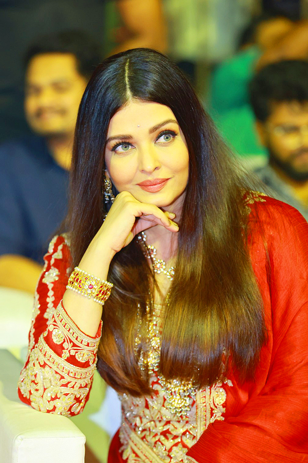 Aishwarya Rai bachchan Ponniyin Selvan Pre Release Event - Sakshi7