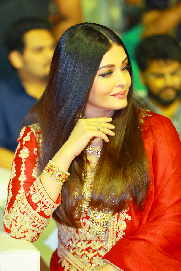 Aishwarya Rai bachchan Ponniyin Selvan Pre Release Event - Sakshi8