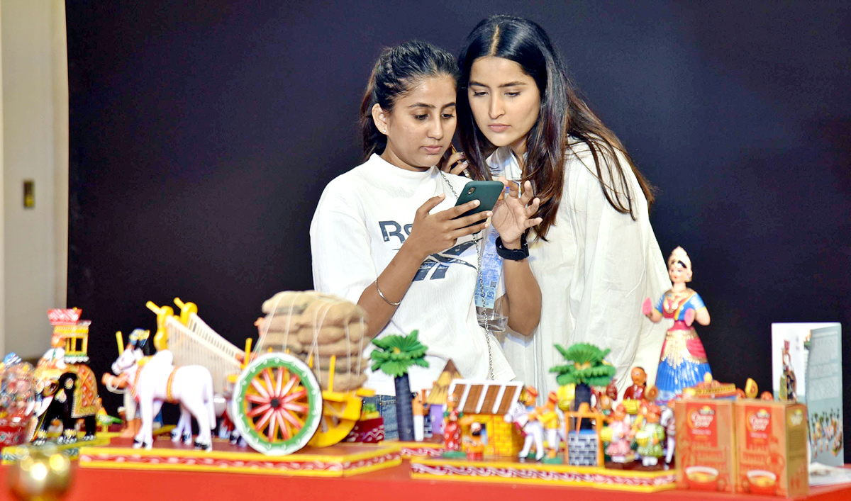 Tata Tea Chakra Gold presents Mana Kondapalli Bommalu Utsav - Sakshi4