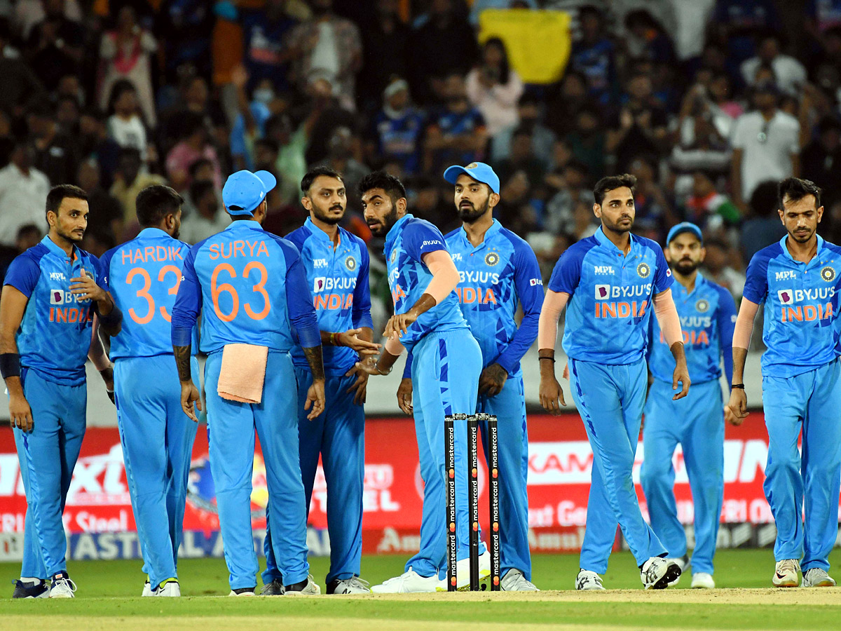 india won by six wickets Photo Gallery - Sakshi21