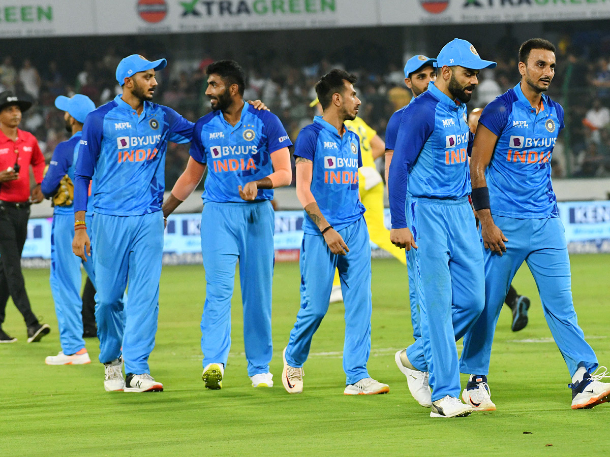 india won by six wickets Photo Gallery - Sakshi9