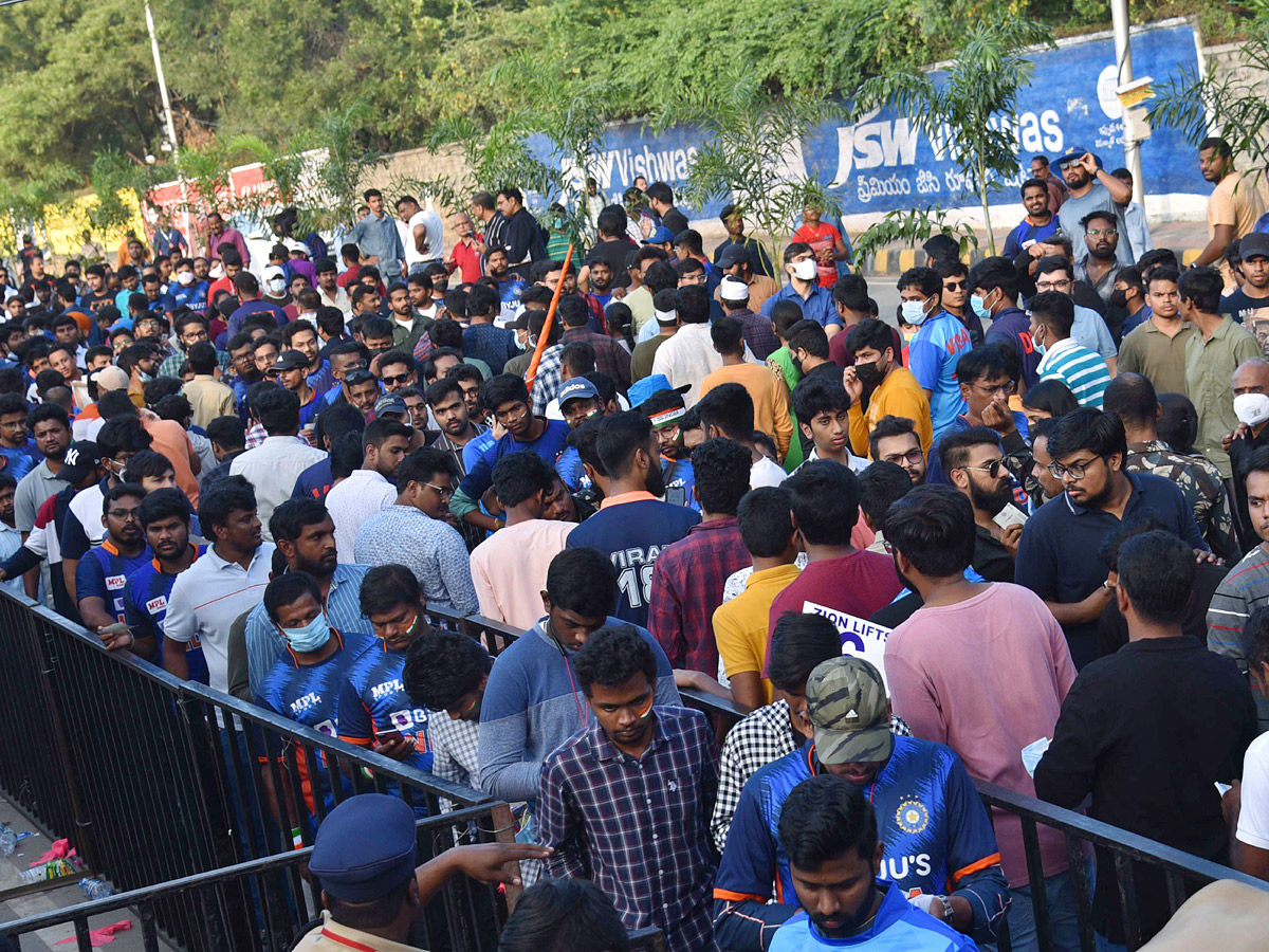 Huge Crowd at Uppal Stadium Photo Gallery - Sakshi5