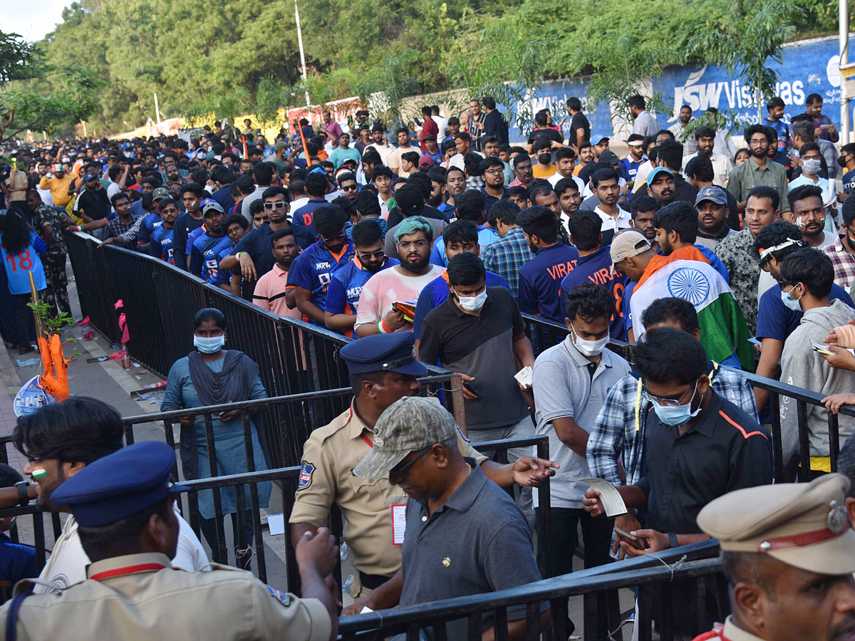 Huge Crowd at Uppal Stadium Photo Gallery - Sakshi6