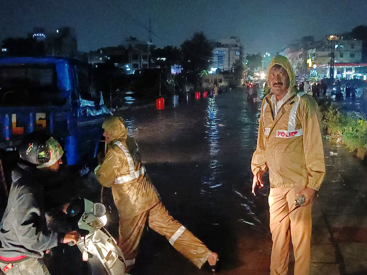 Heavy Rain in Hyderabad Photo Gallery - Sakshi2