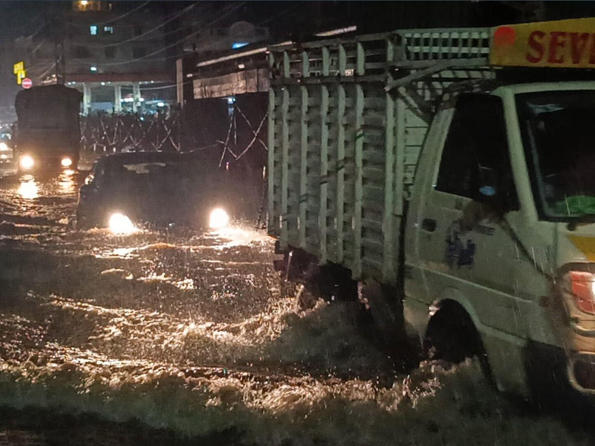 Heavy Rain in Hyderabad Photo Gallery - Sakshi7