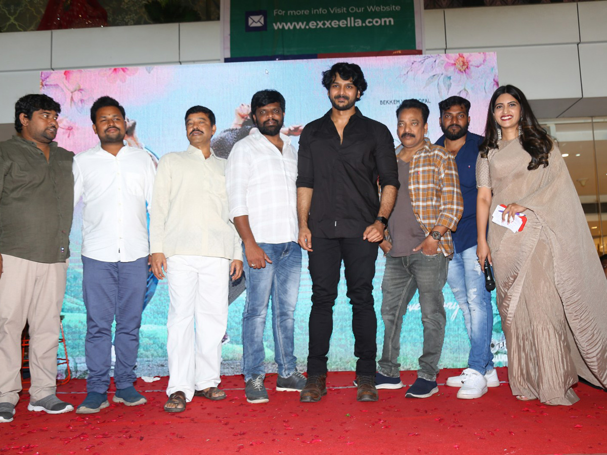 Leharayi Movie Team at Vizag CMR Mall Photo Gallery - Sakshi4