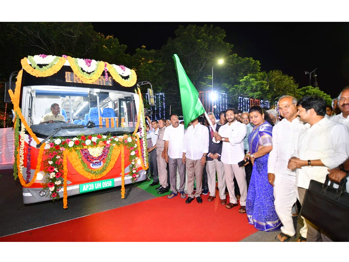 AP CM YS Jagan Tirumala Tour Day 1 Photo Gallery - Sakshi3