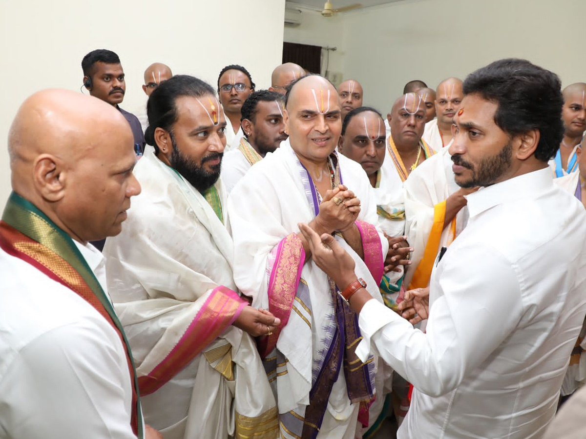 AP CM YS Jagan Tirumala Tour Day 1 Photo Gallery - Sakshi13