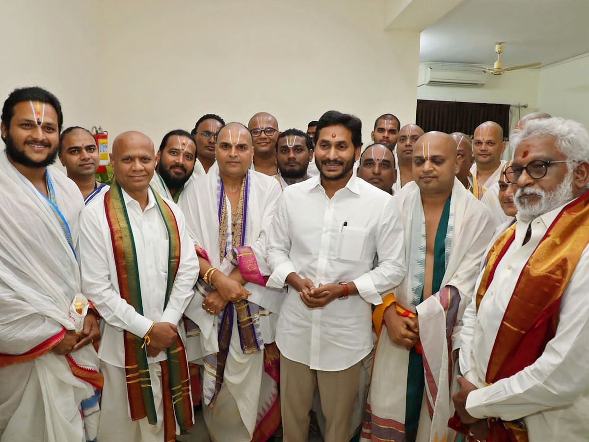 AP CM YS Jagan Tirumala Tour Day 1 Photo Gallery - Sakshi14