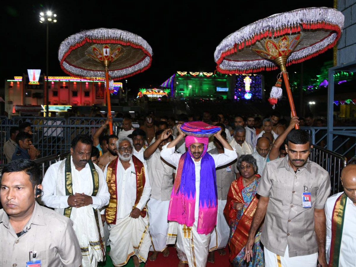 AP CM YS Jagan Tirumala Tour Day 1 Photo Gallery - Sakshi1