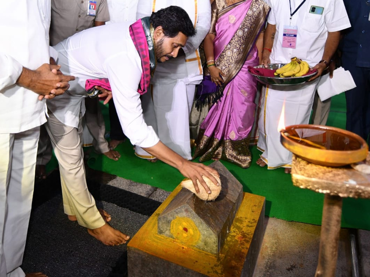 AP CM YS Jagan Tirumala Tour Day 1 Photo Gallery - Sakshi6