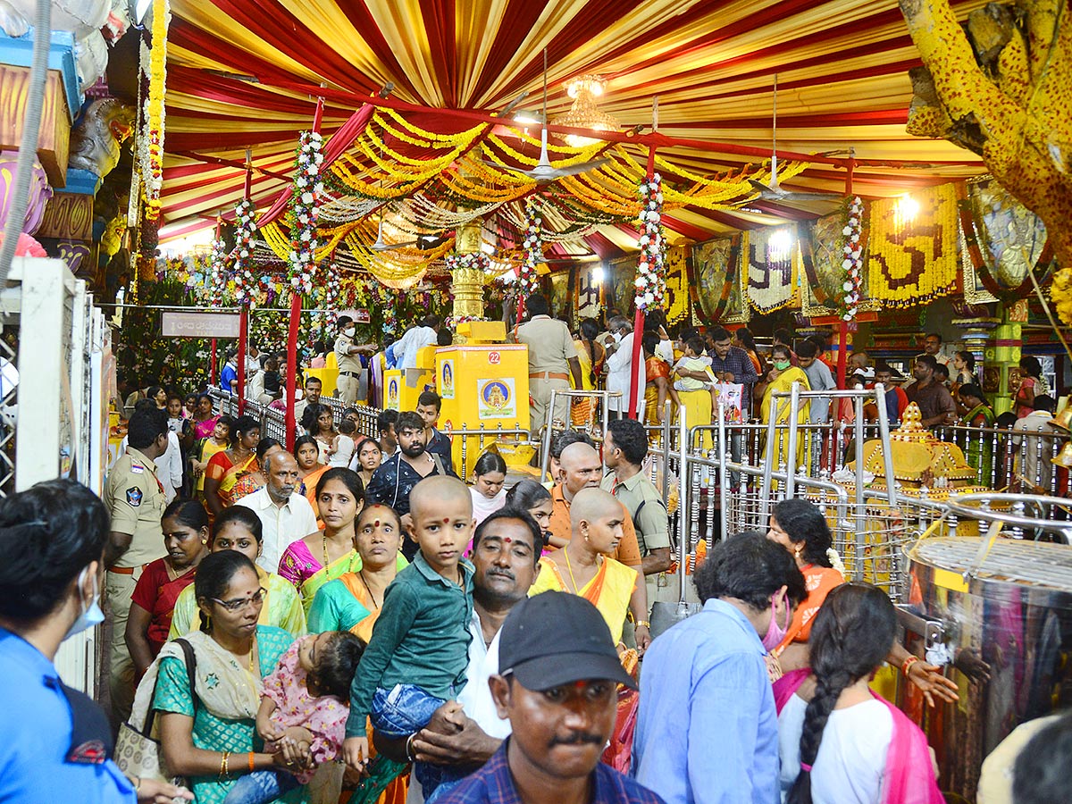 Dussehra festivities to Begin at Vijayawada Kanaka Durga Temple - Sakshi12