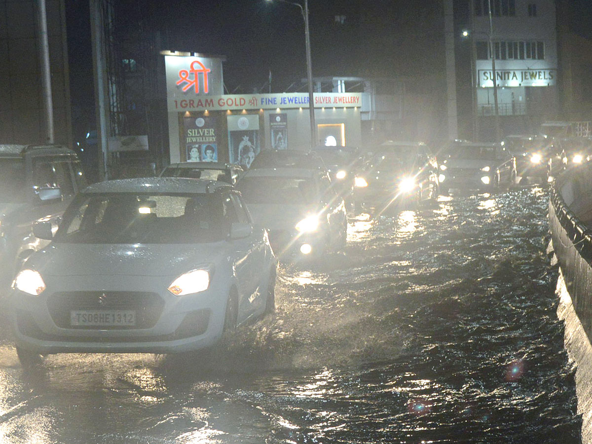 Heavy Rain in Hyderabad - Sakshi12