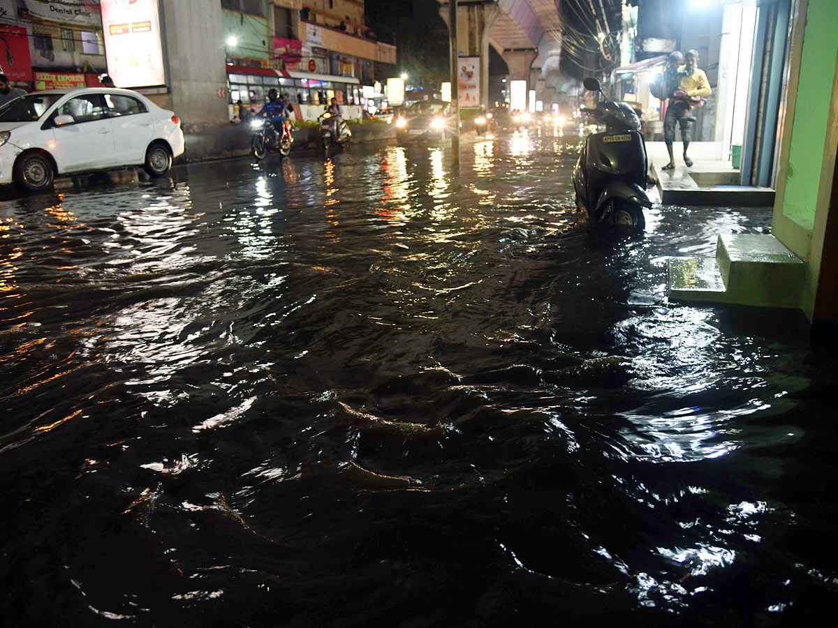 Heavy Rain in Hyderabad - Sakshi4