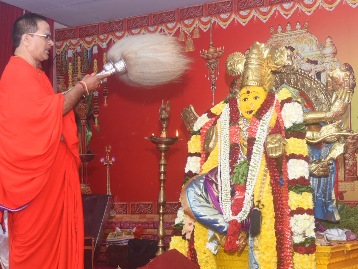 Sharan Navaratri 2022 Celebrations At vijayawada kukama Archana Photo Gallery - Sakshi15