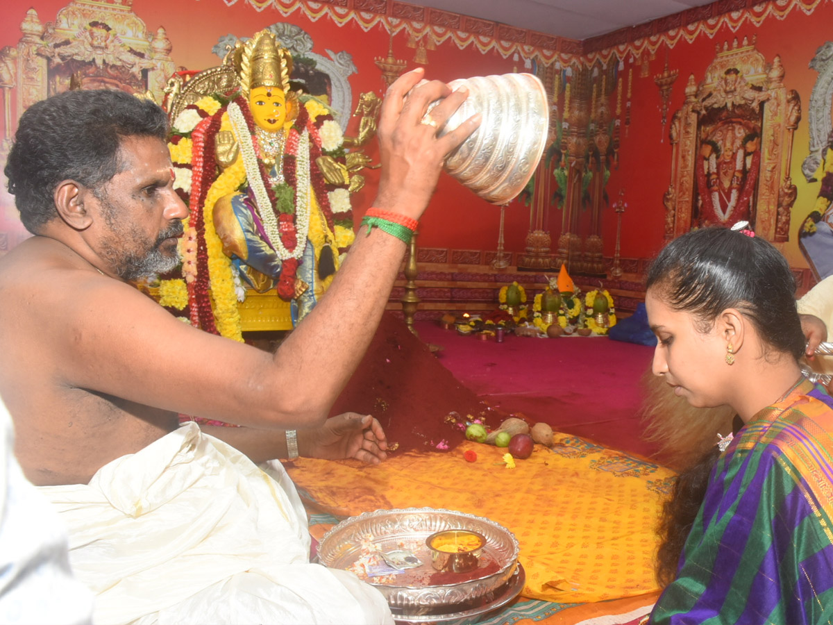 Sharan Navaratri 2022 Celebrations At vijayawada kukama Archana Photo Gallery - Sakshi16