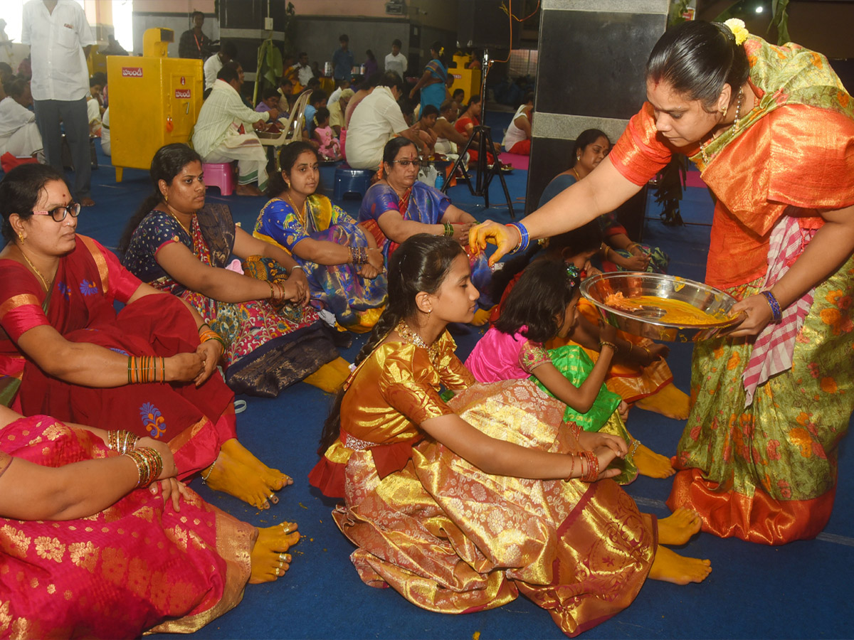 Sharan Navaratri 2022 Celebrations At vijayawada kukama Archana Photo Gallery - Sakshi24