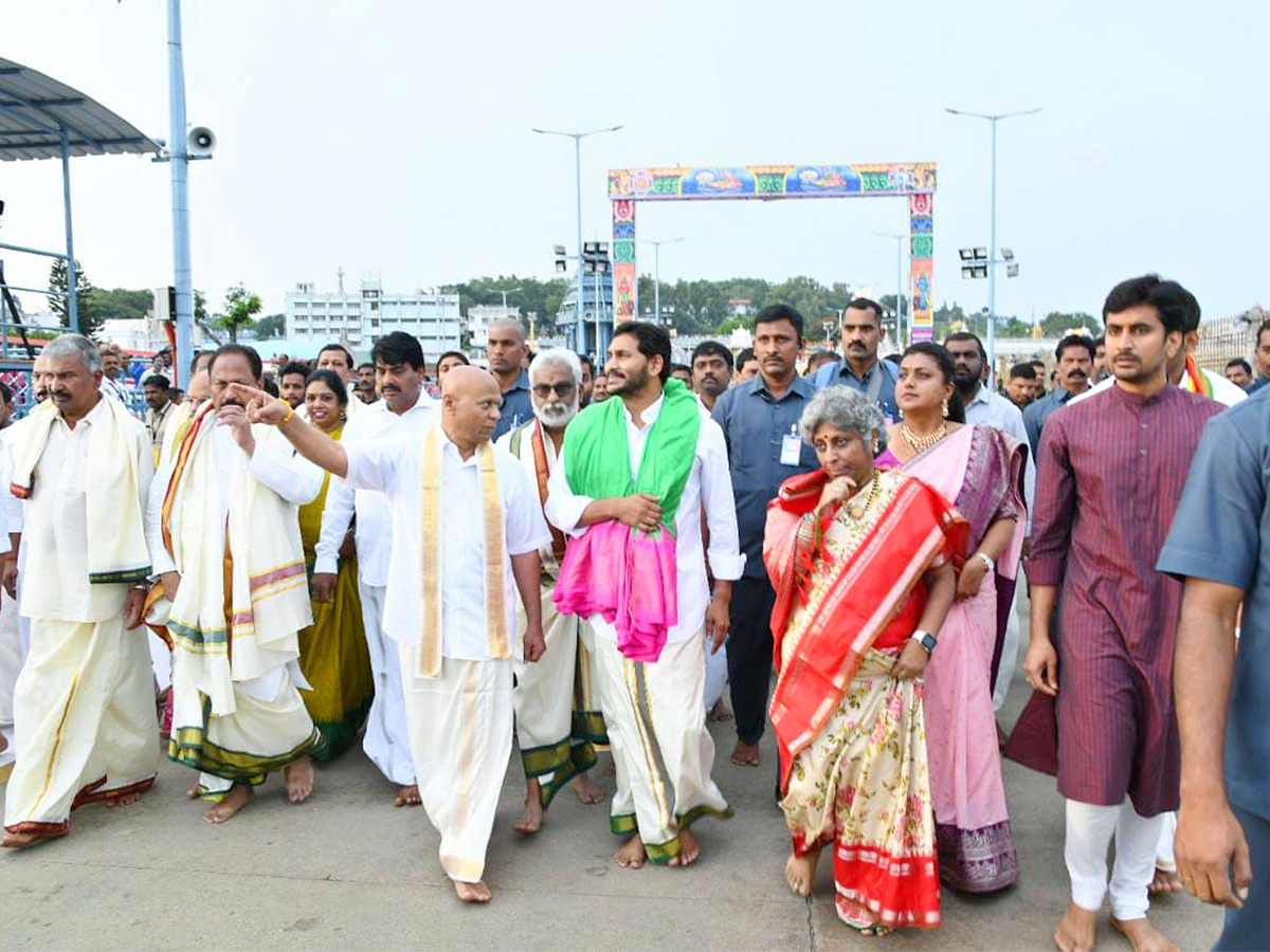 AP CM YS Jagan Tirumala Brahmotsavam 2022  - Sakshi18