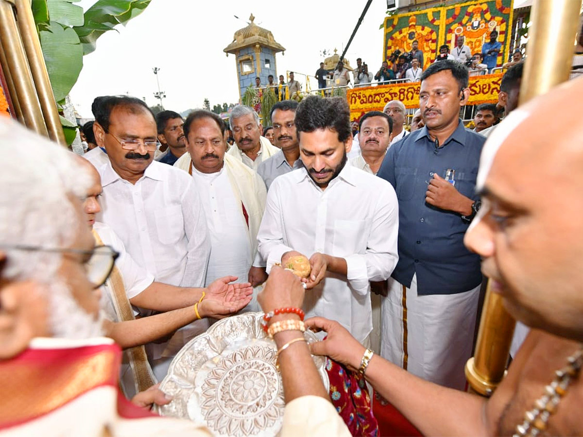 AP CM YS Jagan Tirumala Brahmotsavam 2022  - Sakshi4