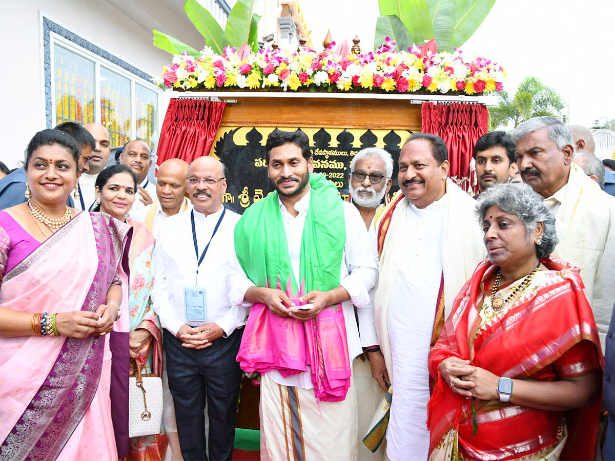 AP CM YS Jagan Tirumala Brahmotsavam 2022  - Sakshi8