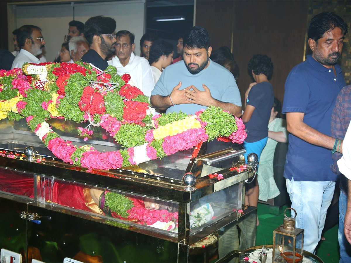 Mahesh Babu Mother Indira Devi Death: Celebrities Pays Tributes, Pics Inside - Sakshi17