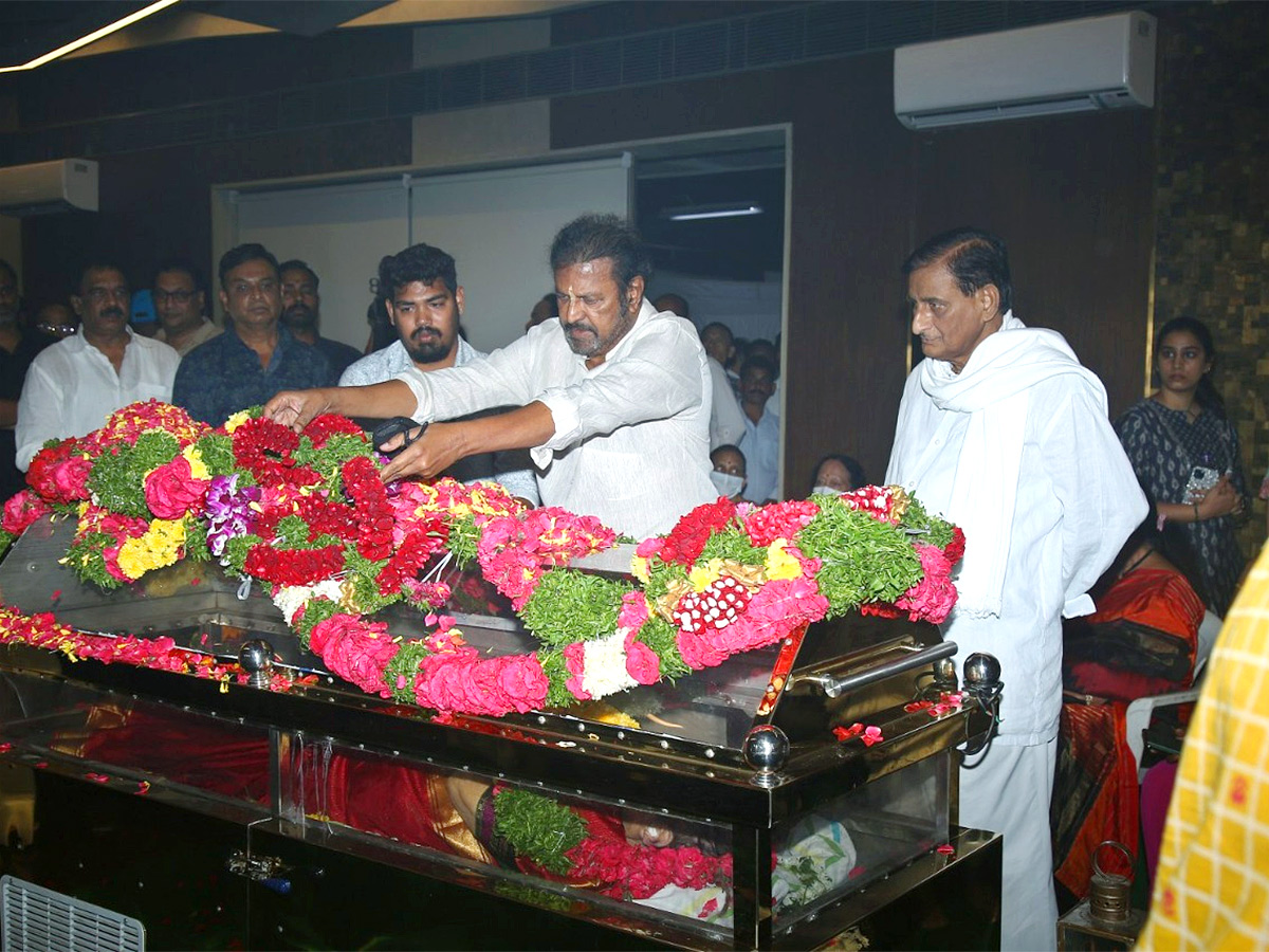 Mahesh Babu Mother Indira Devi Death: Celebrities Pays Tributes, Pics Inside - Sakshi21