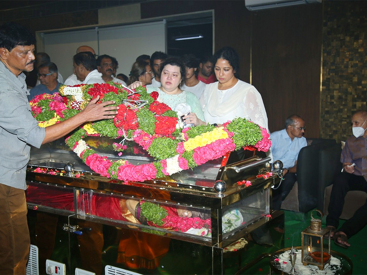 Mahesh Babu Mother Indira Devi Death: Family Members Pays Tributes, Pics Inside - Sakshi15