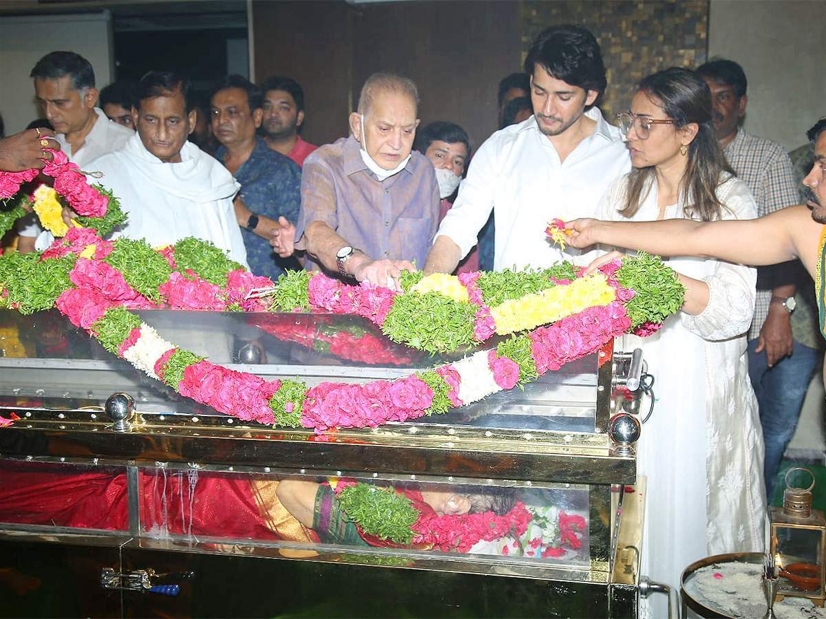 Mahesh Babu Mother Indira Devi Death: Family Members Pays Tributes, Pics Inside - Sakshi2