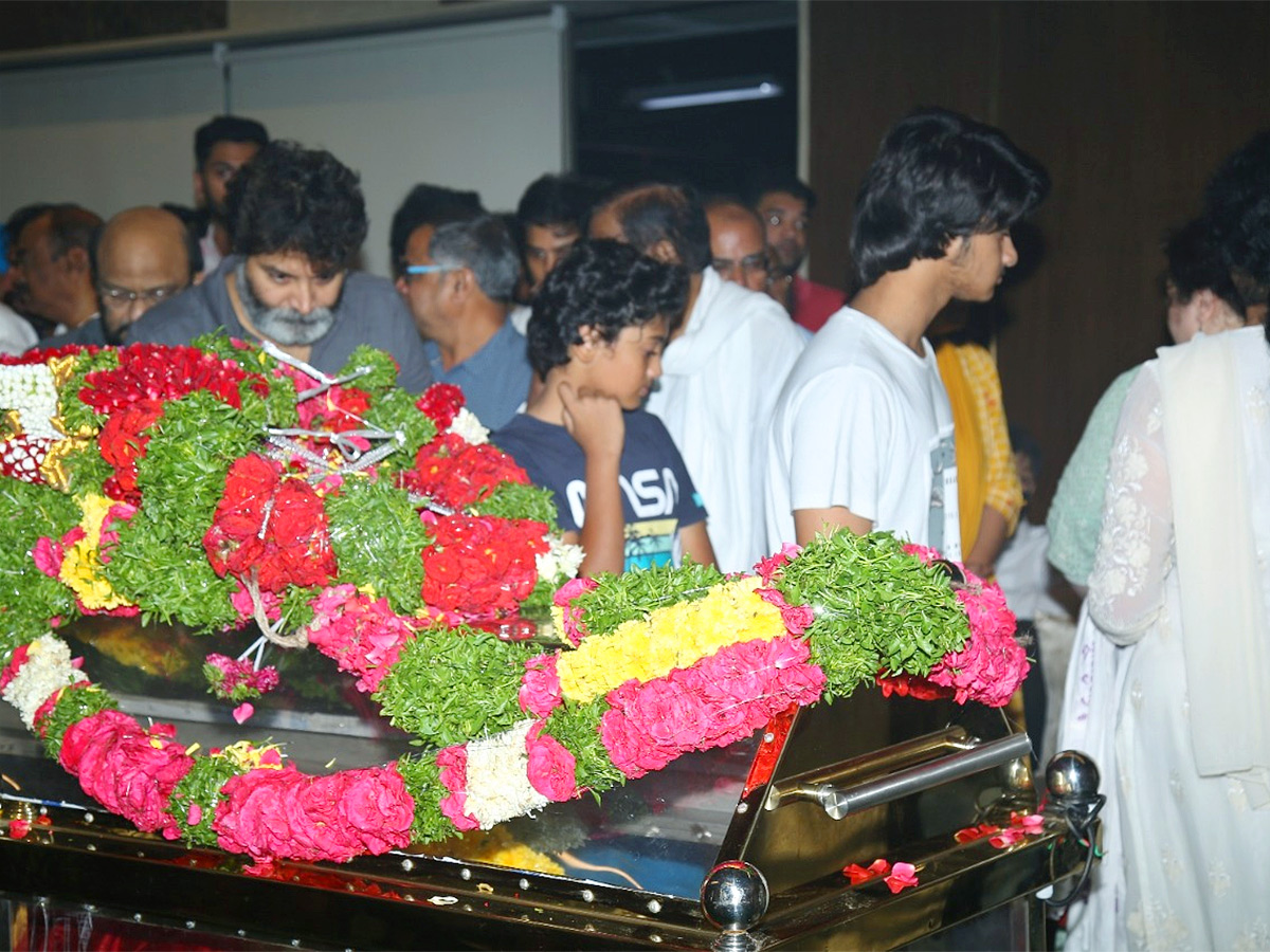 Mahesh Babu Mother Indira Devi Death: Family Members Pays Tributes, Pics Inside - Sakshi9