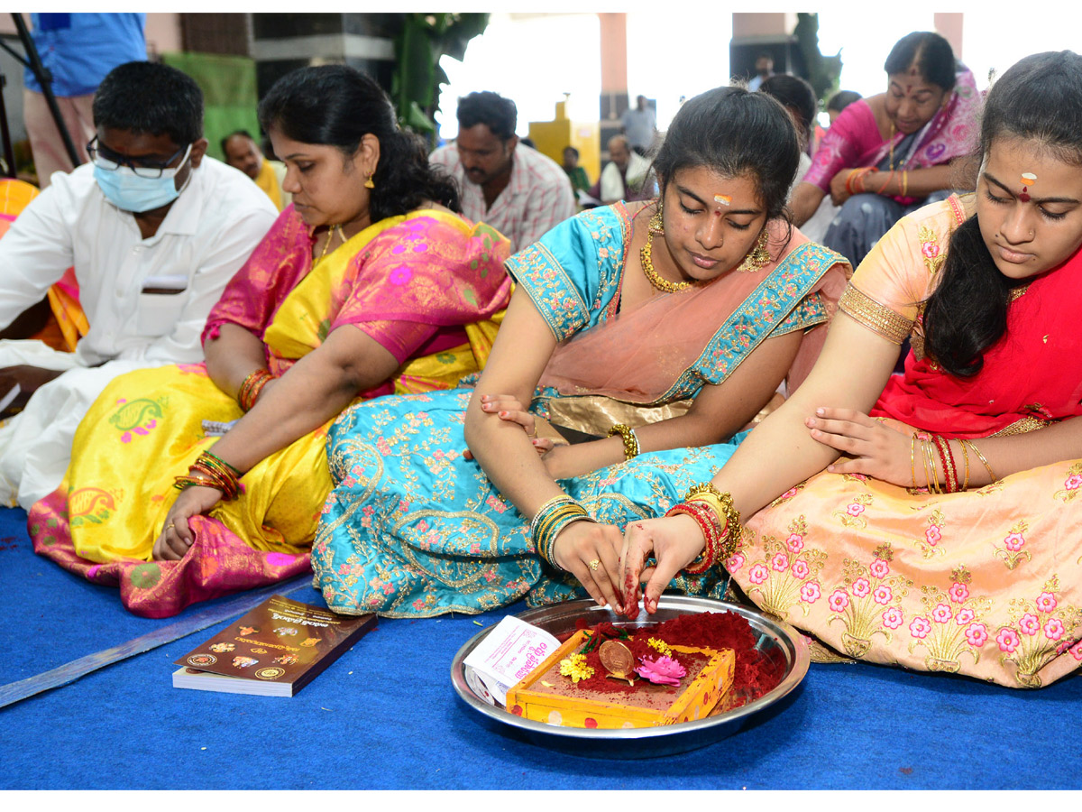 Sharan Navaratri 2022 Celebrations At vijayawada Day 3 Photo Gallery - Sakshi12