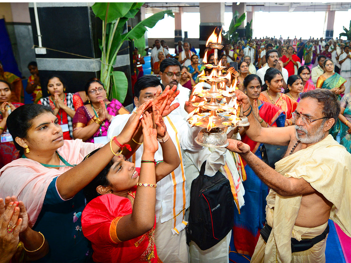 Sharan Navaratri 2022 Celebrations At vijayawada Day 3 Photo Gallery - Sakshi14