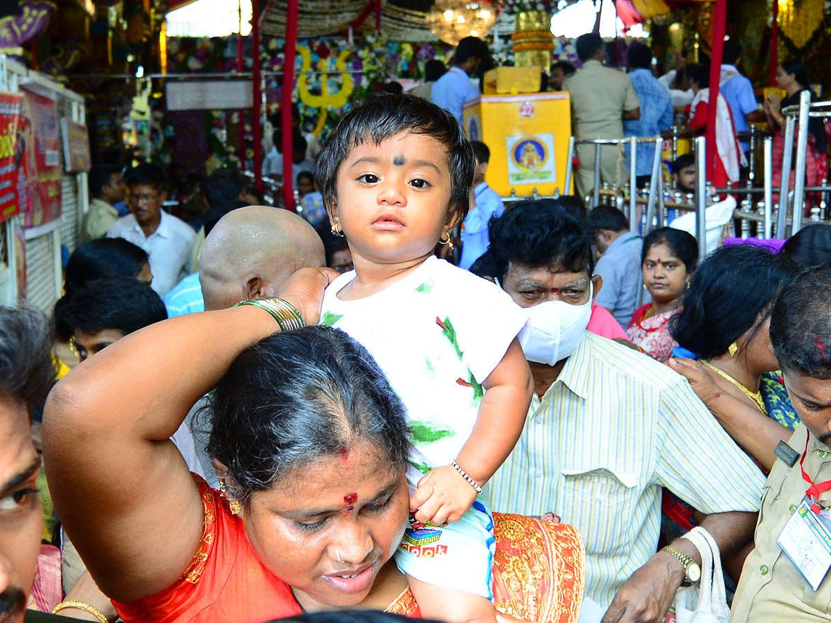 Sharan Navaratri 2022 Celebrations At vijayawada Day 3 Photo Gallery - Sakshi19