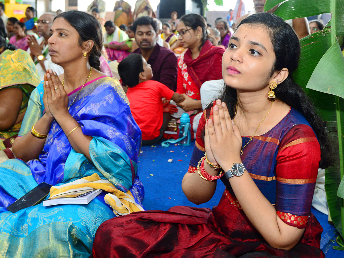 Sharan Navaratri 2022 Celebrations At vijayawada Day 3 Photo Gallery - Sakshi10