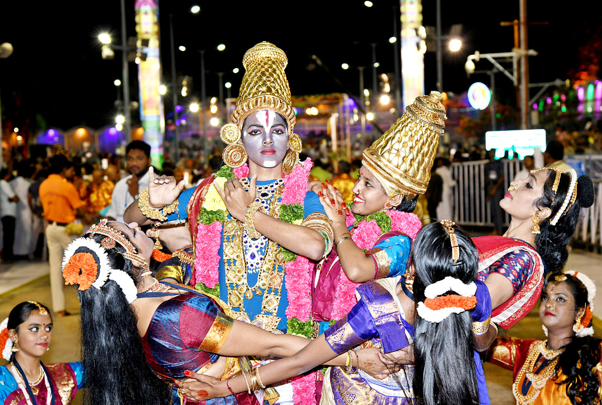 Muthyapu Pandiri Vahana Seva At Tirumala Srivari Brahmotsavam - Sakshi14