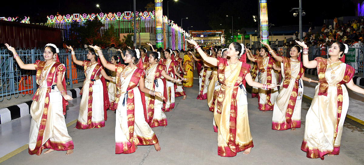 Muthyapu Pandiri Vahana Seva At Tirumala Srivari Brahmotsavam - Sakshi18