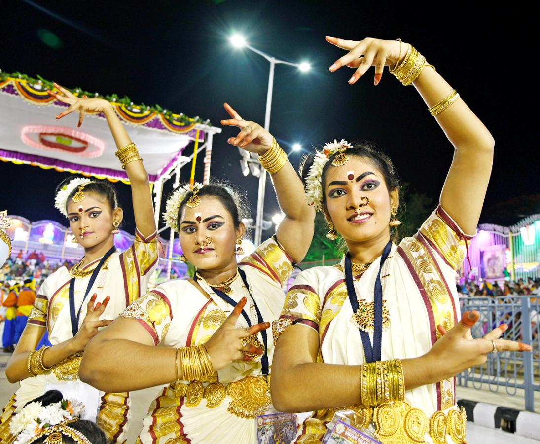 Muthyapu Pandiri Vahana Seva At Tirumala Srivari Brahmotsavam - Sakshi21