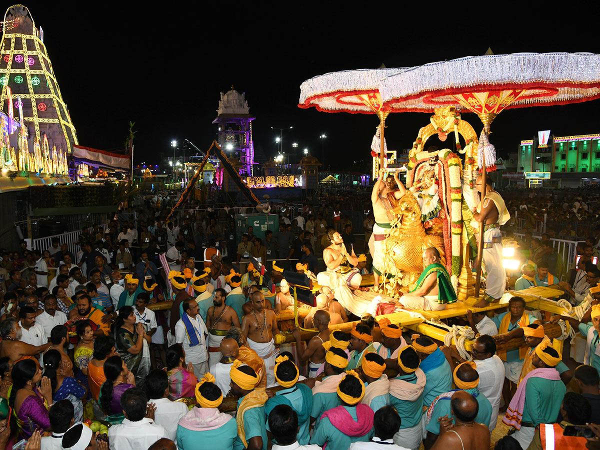 Hamsa Vahana Seva Tirumala Srivari Brahmotsavam - Sakshi6