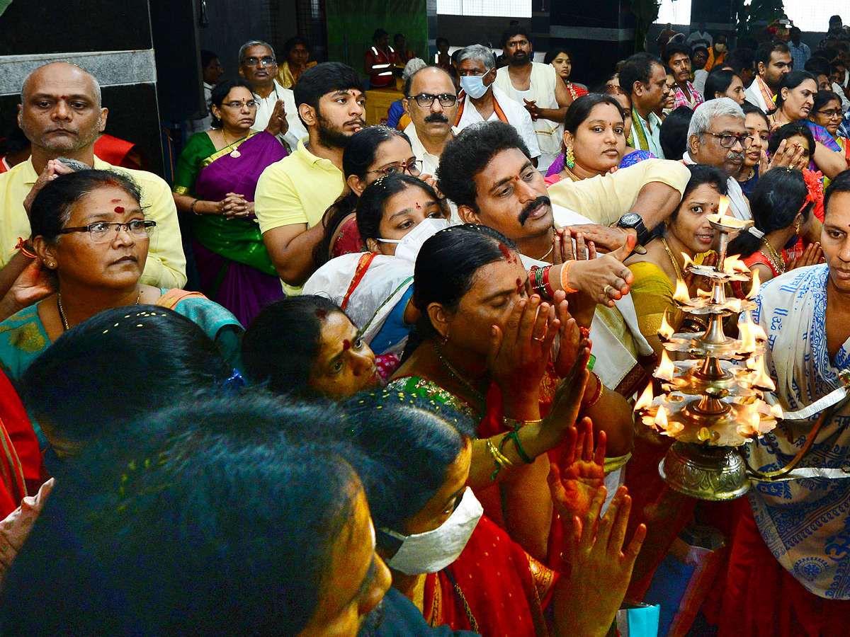  vijayawada Sri Lalitha Tripura Sundari Devi Photo Gallery - Sakshi22